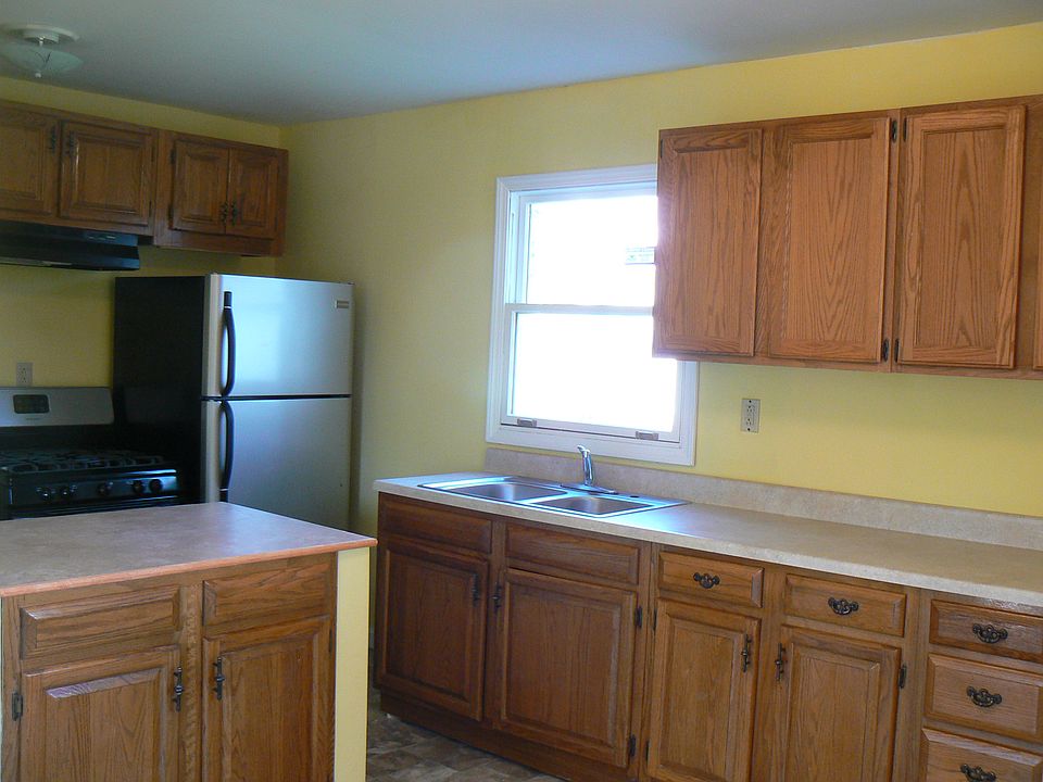 2nd image of 200 Wood Rd