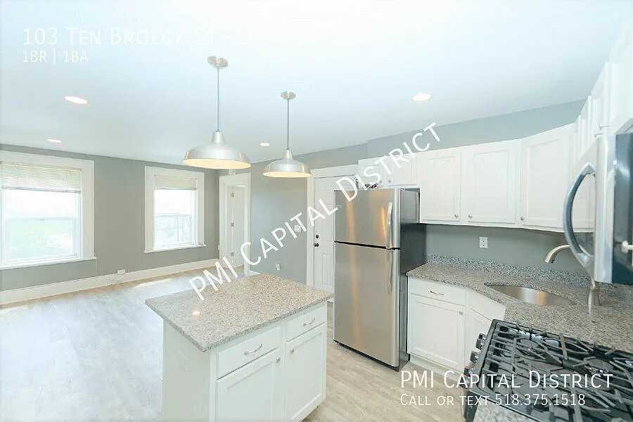Building Photo - 103 Ten Broeck St #3