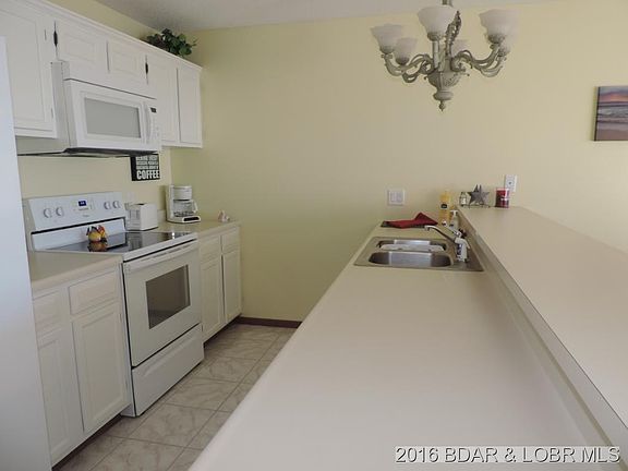 3rd image of 875 Parkside Pl #103