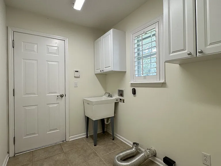 5204 Comfort Ct — Photo 36