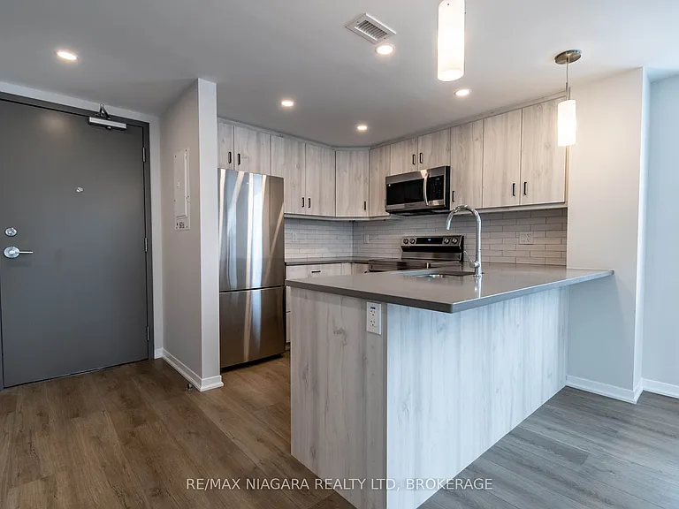 3998 Victoria Ave #111 — Photo 8