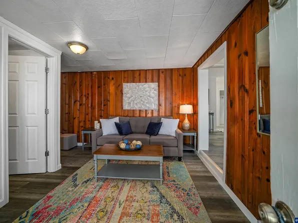 (undisclosed Address), Salem, OR 97301