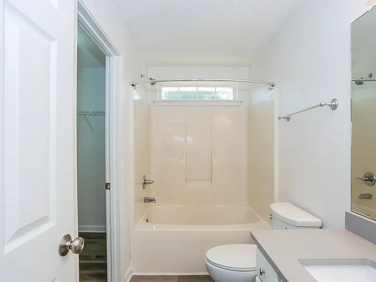 7425 Saddle Trail Ln — Photo 11