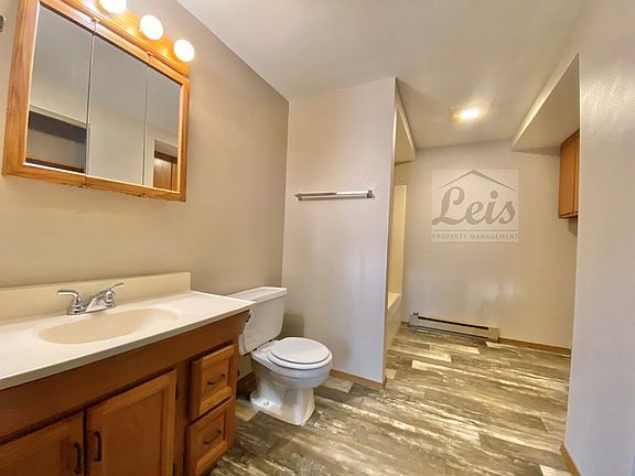 4th image of 321 W 4th St #1