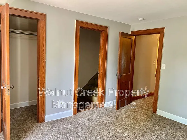 1911 E 34th St — Photo 16