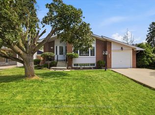 343 Duncombe Dr, Burlington, ON L7L4M2