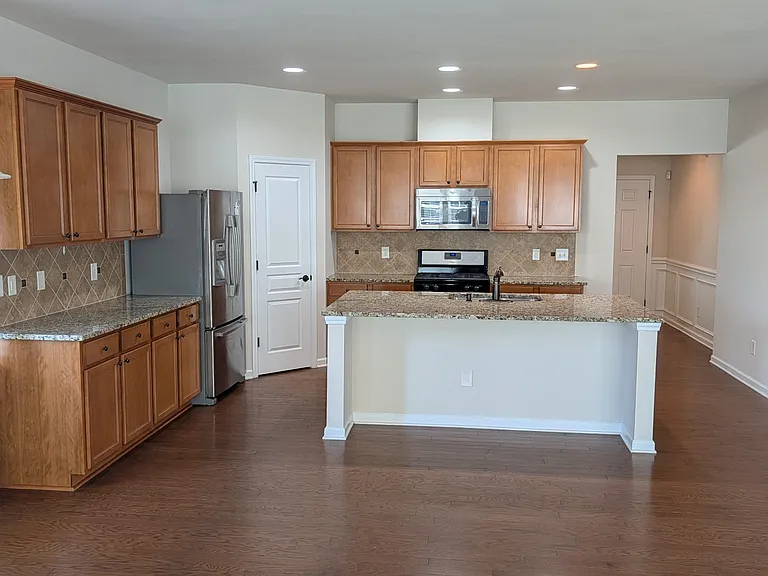 2428 Averon Dr — Photo 35