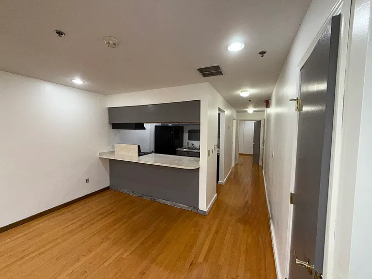 208 W Genesee St — Photo 3