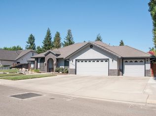 1400 S Pinnacle St, Visalia, CA 93292