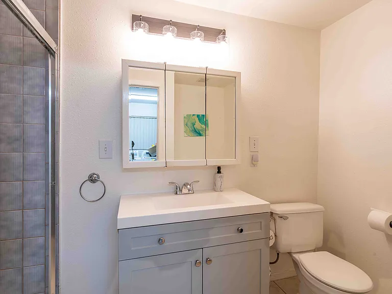 2429 E Earll Dr — Photo 10