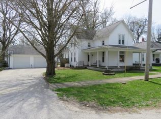 220 E Main St, Moweaqua, IL 62550