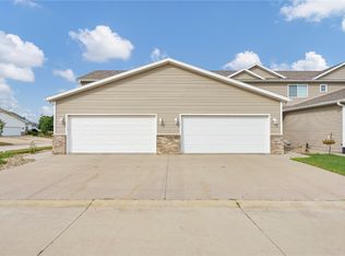651 Affirmed Ln, Fairfax, IA 52228