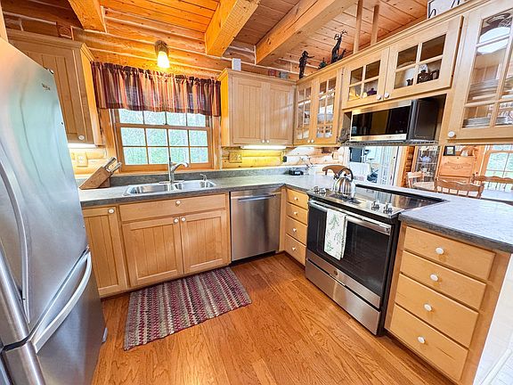 5th image of 34002 Fiske View Dr