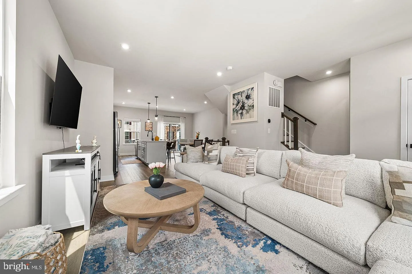 4 bed, 3.5 bath, 2400 sqft, $4,000 — Photo 4