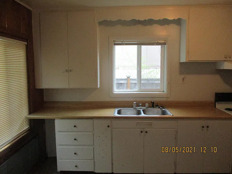 30 1/2 Monroe St — Photo 6