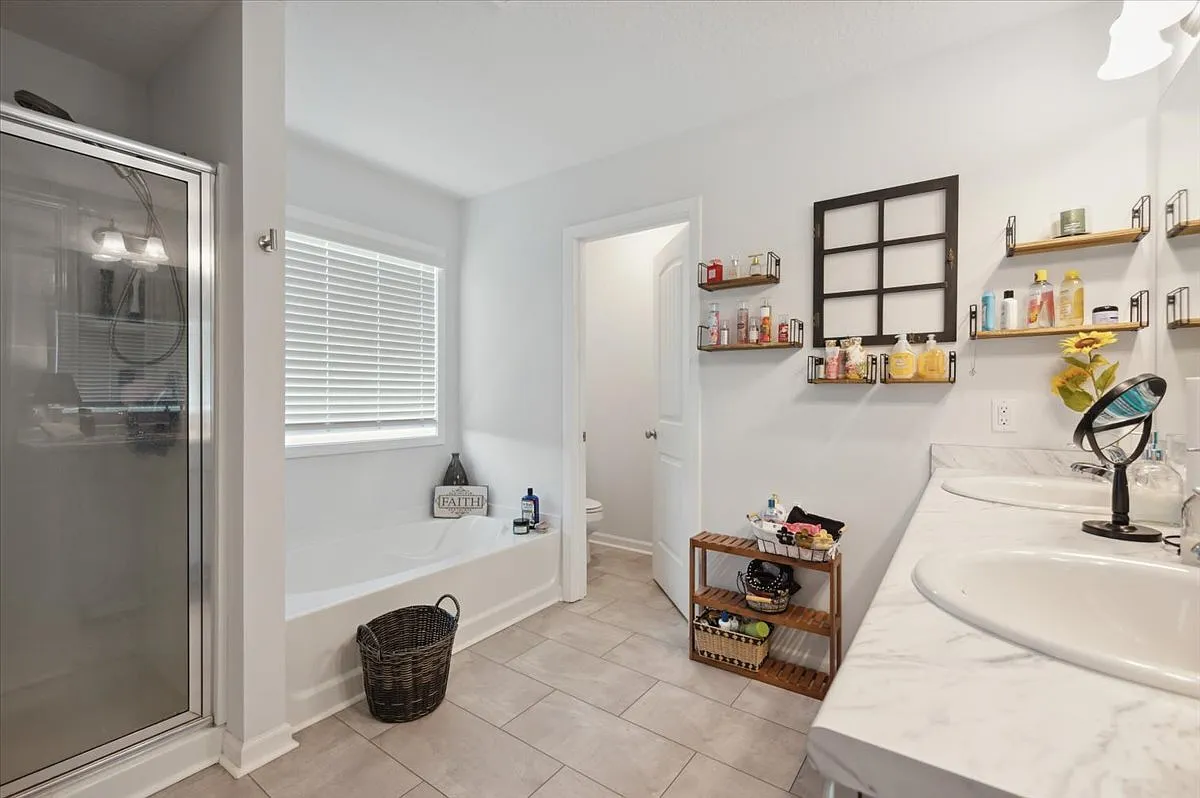 58 Summerhill Drive NE - 1 — Photo 3