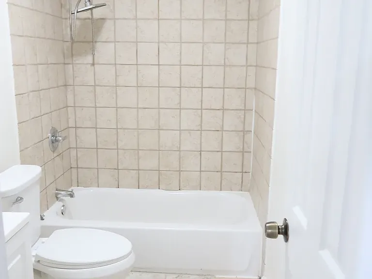 2525 Riverland Dr #201 — Photo 4