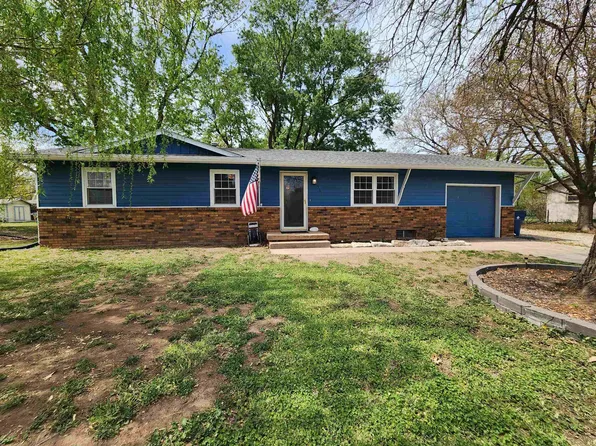 331 S 4th St, Clearwater, KS 67026
