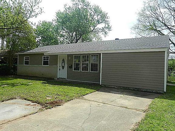 2nd image of 3026 Norman Pl