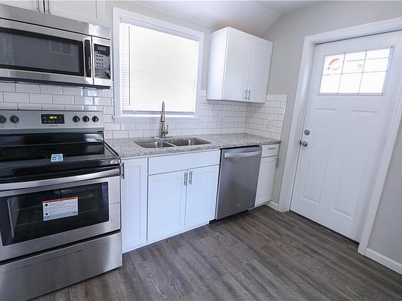 5th image of 806 E 83rd St
