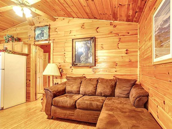 4th image of 2036 Ridge Rd