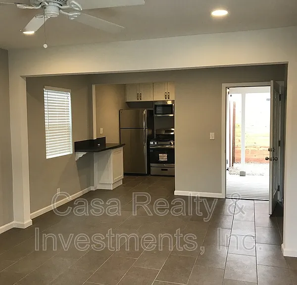 4570 W 162nd St #FRONT HOUSE — Photo 3