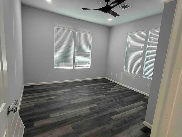 2404 Burkett St — Photo 20