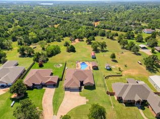 29353 Oklahoma St, Harrah, OK 73045