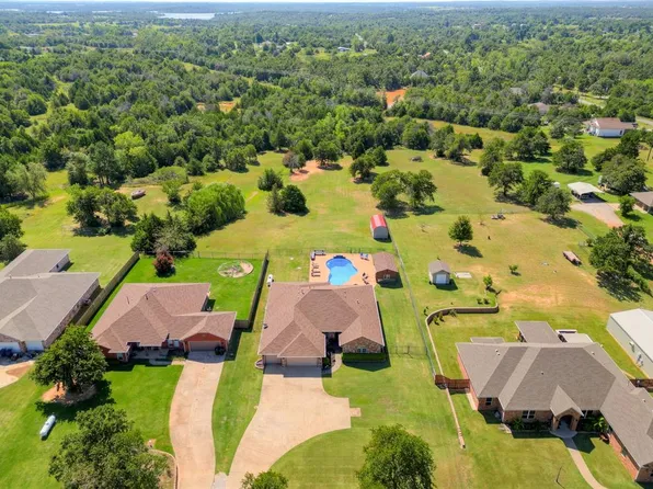 29353 Oklahoma St, Harrah, OK 73045