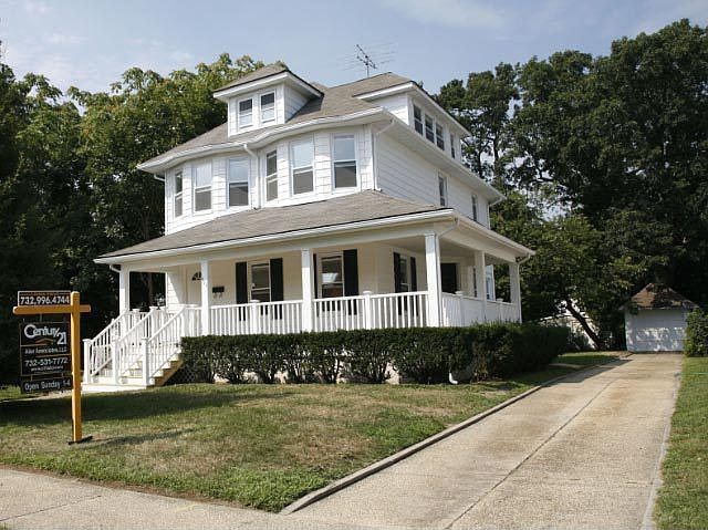 South End of Town! Walk to shops, train station, restaurants