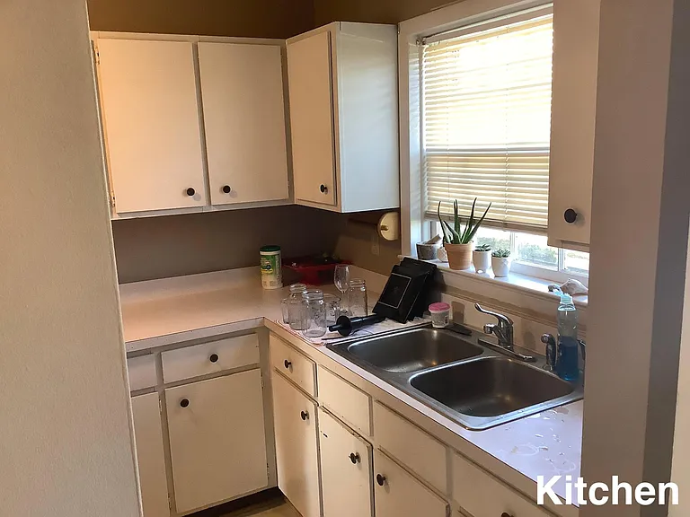 2904 Charles St — Photo 6