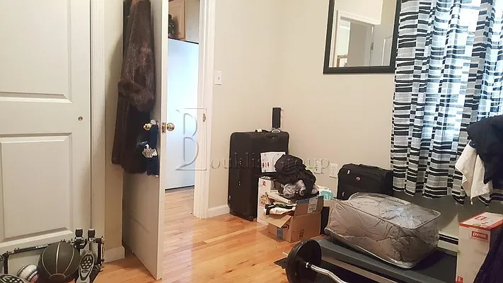 Rented by Bouklis Group | media 12