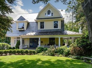 94 Glenlawn Ave, Sea Cliff, NY 11579
