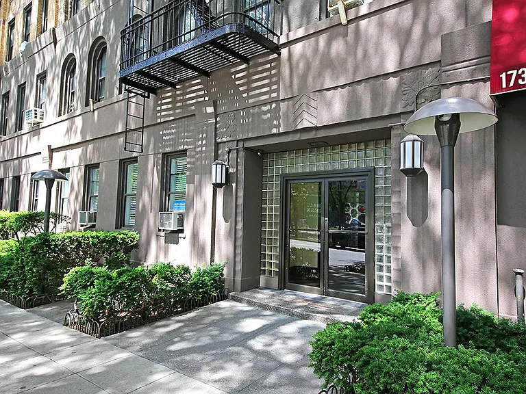 1737 York Ave #2A — Photo 4