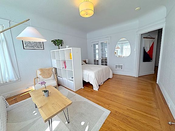 2nd image of 1840 Turk St #6