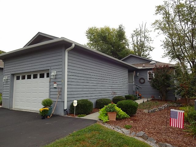 1st image of 11 Southern Fairway Ct
