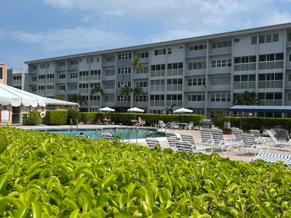 329 SE 3rd St, Hallandale, FL 33009