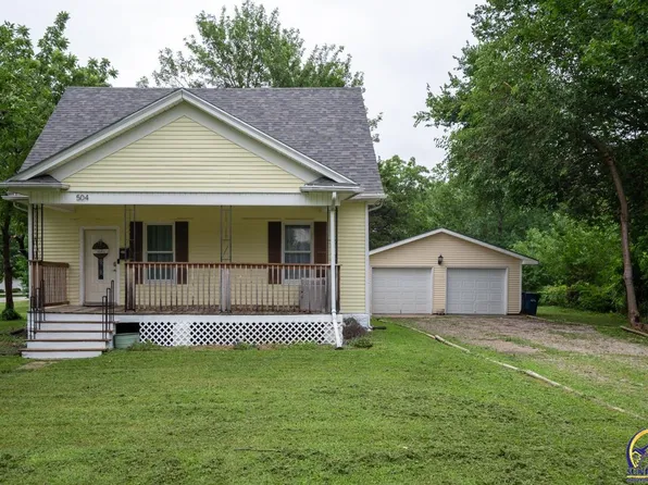 504 S 9th St, Osage City, KS 66523
