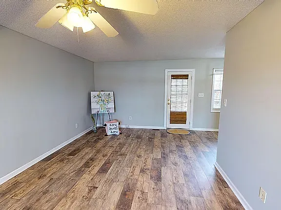 115 Stoneview Cir — Photo 28
