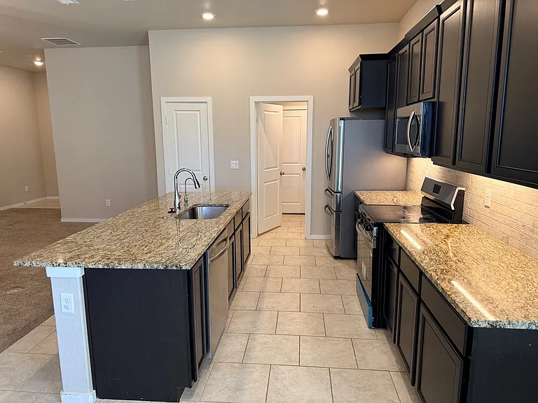 6500 Ranch Ave — Photo 8