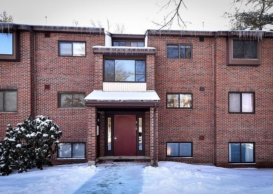 1st image of 13 Highwood Dr