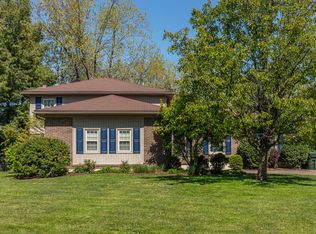 303 Chertsey Ct, Douglass Hills, KY