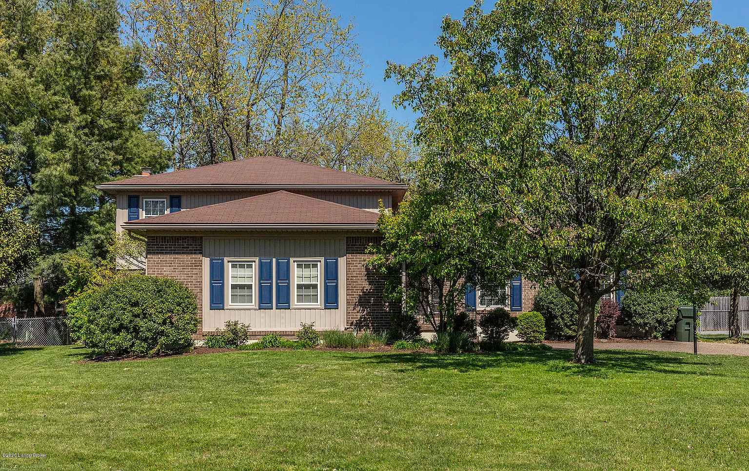 303 Chertsey Ct photo 1
