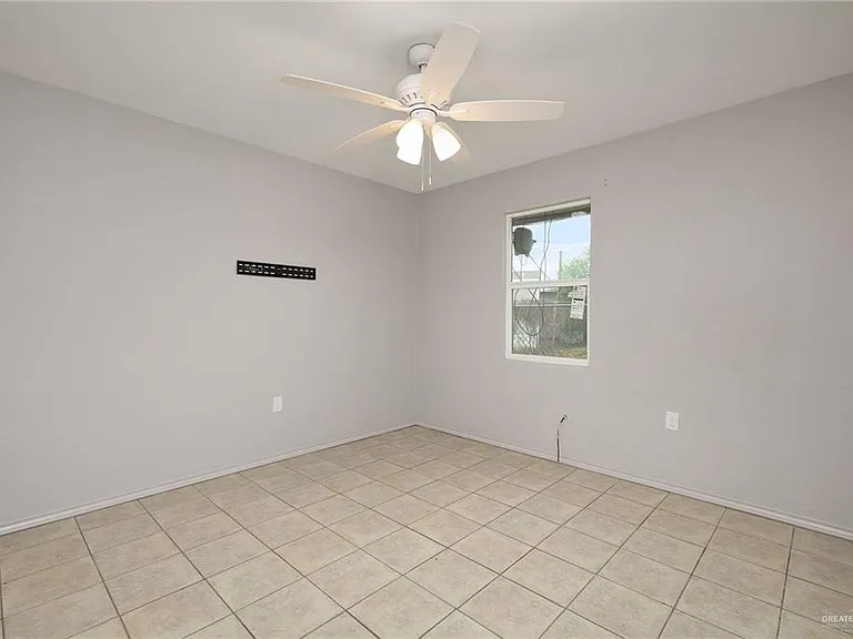 825 W 1st St #4 — Photo 8