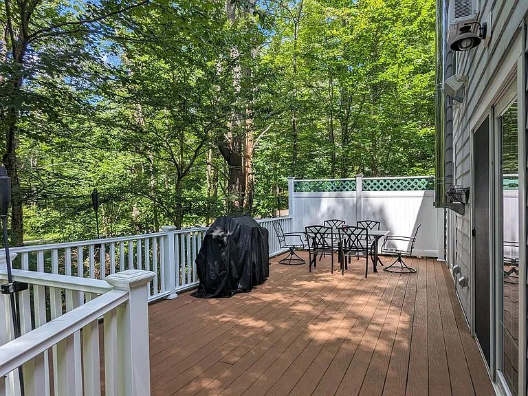 52 Crestview Dr — Photo 16