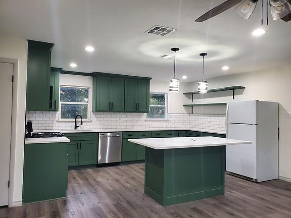 3rd image of 1902 Southridge Dr
