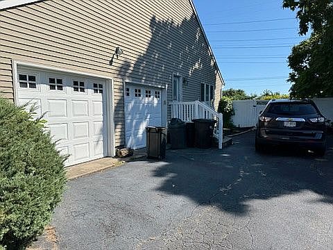 3rd image of 26 Miller Farms Dr