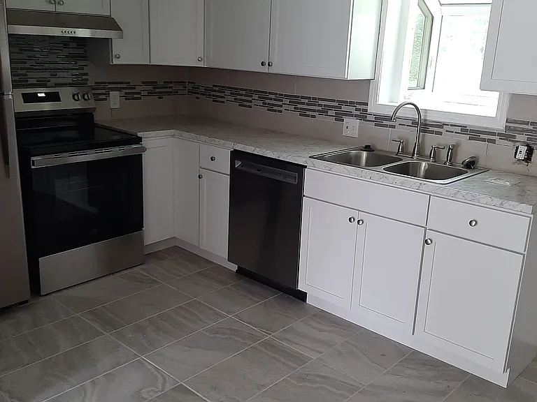 831 N Hamilton St #1 — Photo 4