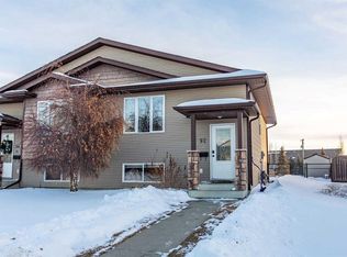 92 N Iron Wolf Blvd, Lacombe, AB T4L 0C7