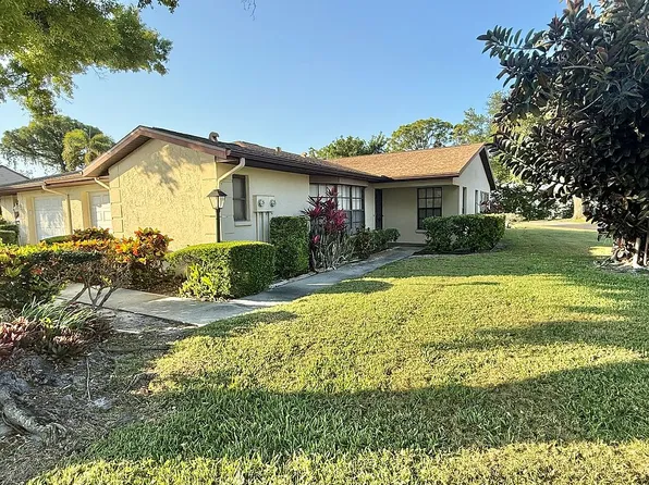3112 Vivienda Blvd, Bradenton, FL 34207
